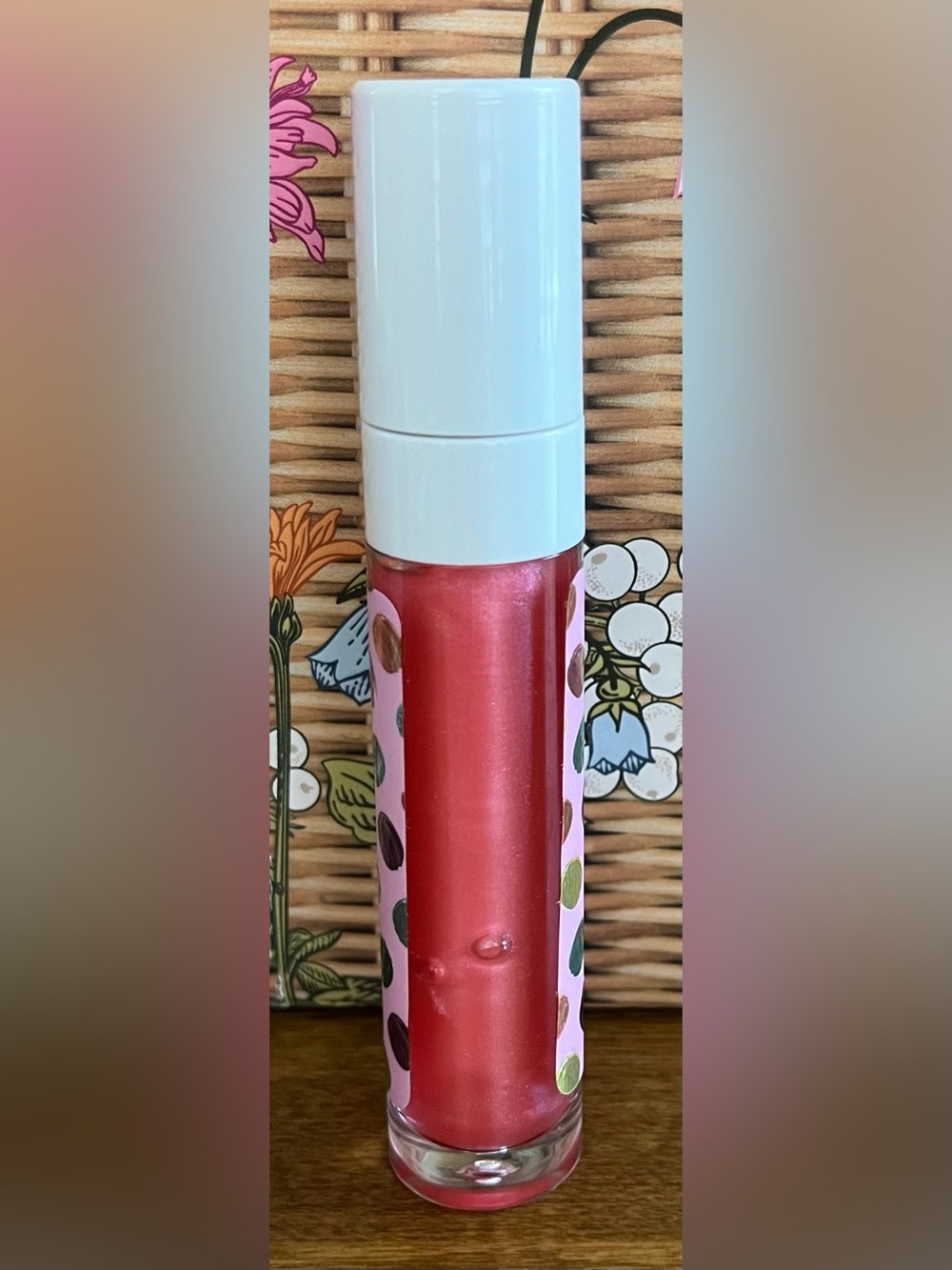 Aminnah Macarons Lip Gloss - Full Size Retail $28 NEW - Picture 2 of 3